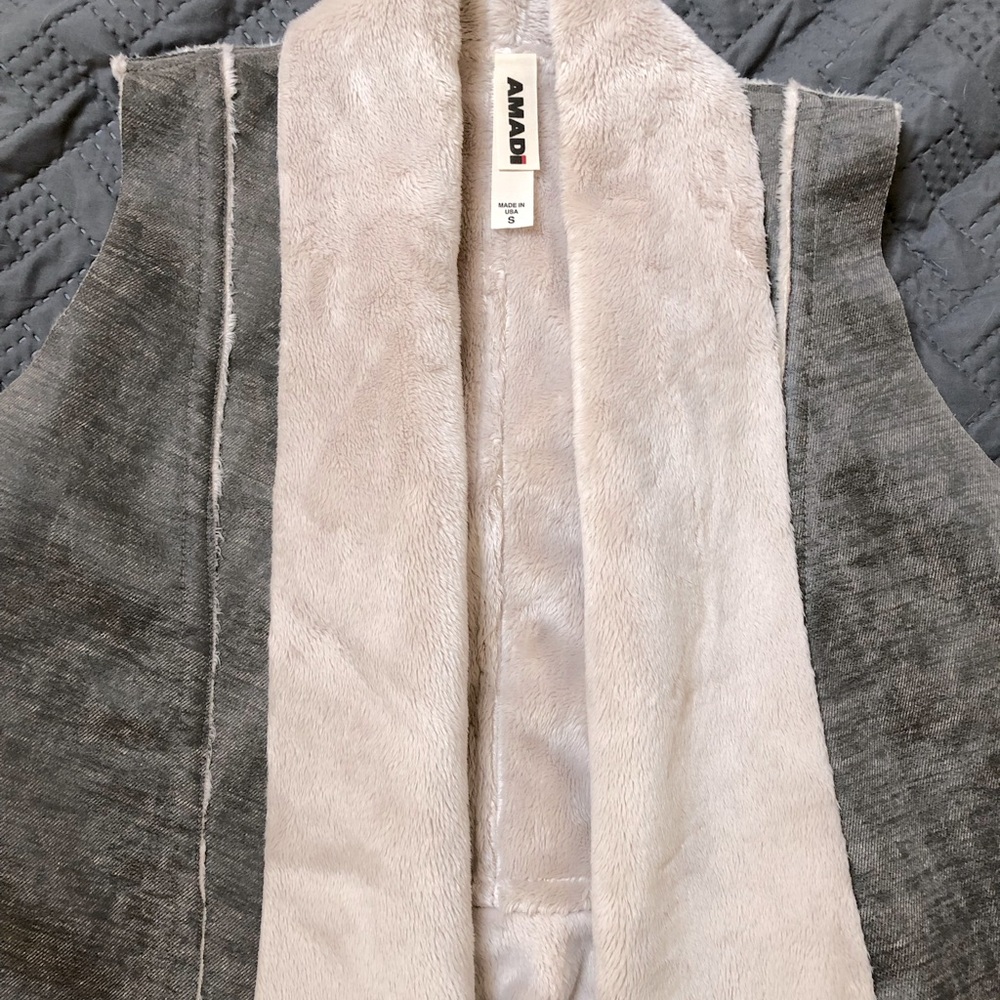 Faux sherling swing vest size small